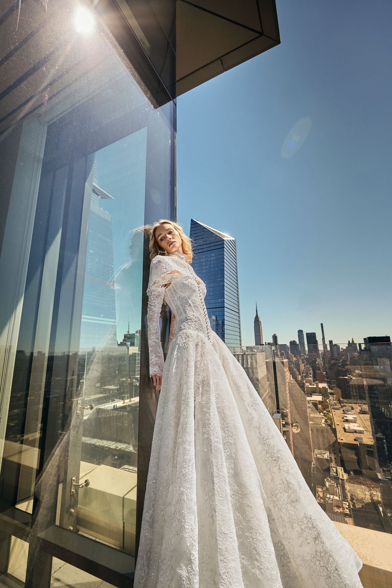 Sunlit Bridal Portrait on a High-Rise Balcony in Manhattan